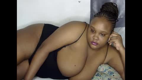 Snapshot of loveytiana chatting on 05.31.26 loveytiana online show from 05.31.26