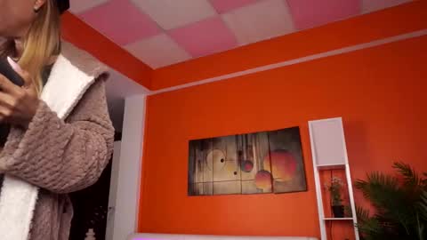 Nora online show from 02.01.26