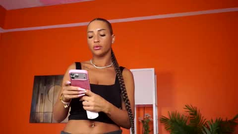 Nora online show from 02.11.26