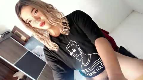 Snapshot of lovingmonaru969 chatting on 10.05.25 Lovingmonaru969 online show from 10.05.25