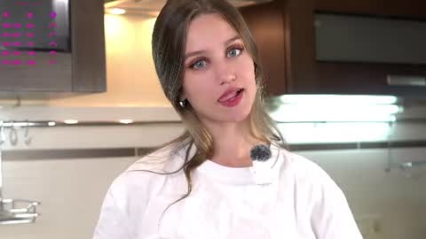 Emilia online show from 07.11.26
