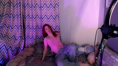 Snapshot of lower_angel chatting on 02.08.25 Loly online show from 02.08.25