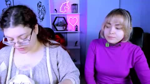 Snapshot of loya_best chatting on 12.01.25 loya_best online show from 12.01.25