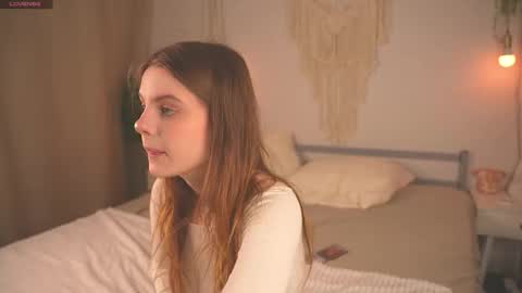 Snapshot of lu__lane chatting on 09.23.25 Lu 3 online show from 09.23.25