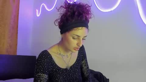 Snapshot of luaar_moon chatting on 01.08.26 Jenn online show from 01.08.26