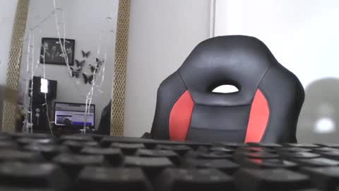 Snapshot of luanna837 chatting on 01.12.25 luanna837 online show from 01.12.25