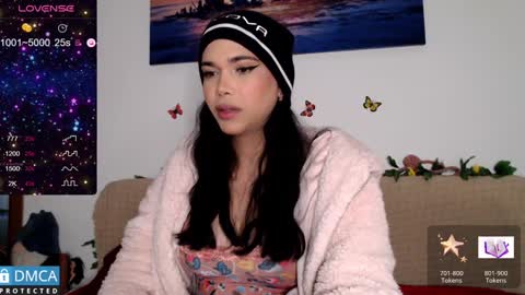 luara_ online show from 12.19.24