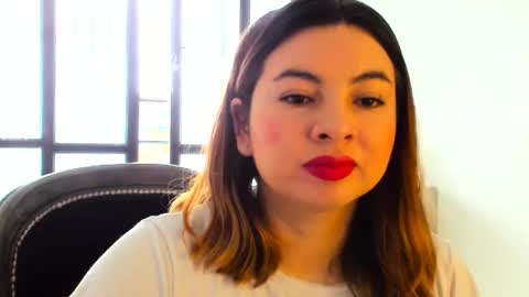 luara__01__lecat_1 online show from 11.23.25