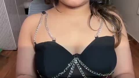 Snapshot of lubna_07 chatting on 12.26.24 slow poison online show from 12.26.24