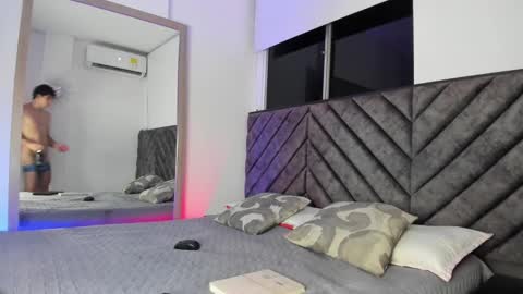 Luca Ferrer online show from 01.12.25