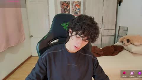 Snapshot of lucas_xo chatting on 04.17.26 lucas_xo online show from 04.17.26