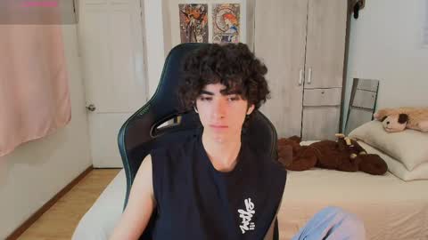 Snapshot of lucas_xo chatting on 04.21.26 lucas_xo online show from 04.21.26