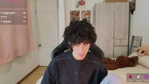 Snapshot of lucas_xo chatting on 04.28.26 lucas_xo online show from 04.28.26