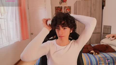 Snapshot of lucas_xo chatting on 05.05.26 lucas_xo online show from 05.05.26