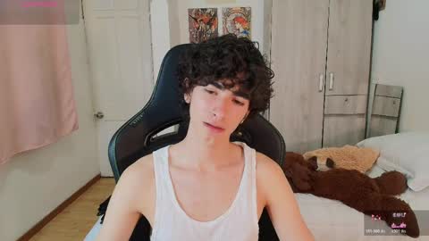 Snapshot of lucas_xo chatting on 05.07.26 lucas_xo online show from 05.07.26