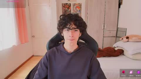Snapshot of lucas_xo chatting on 05.16.26 lucas_xo online show from 05.16.26