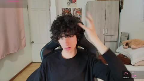 Snapshot of lucas_xo chatting on 05.23.26 lucas_xo online show from 05.23.26