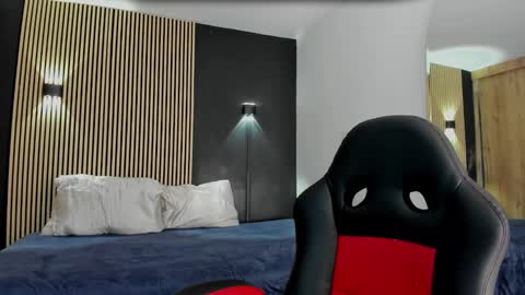   online show from 12.12.24