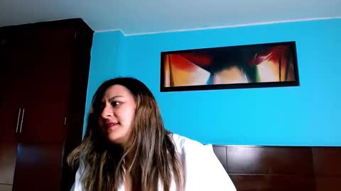 Snapshot of lucero_cute chatting on 09.29.25 Luero online show from 09.29.25