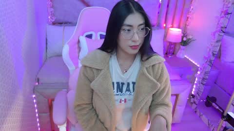 Snapshot of luci_tender chatting on 01.21.25 hanna online show from 01.21.25