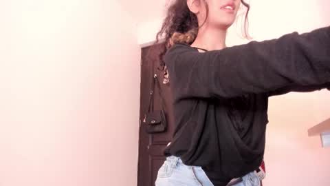 Snapshot of lucia_fuster chatting on 02.23.26 Lucia online show from 02.23.26