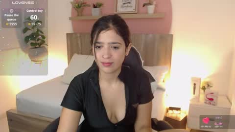 Snapshot of lucia_henao_ chatting on 07.21.26 L U C I A online show from 07.21.26