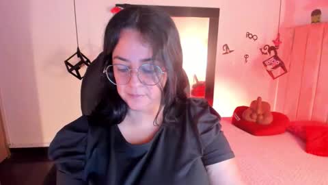 Lucia Vonne online show from 10.19.25