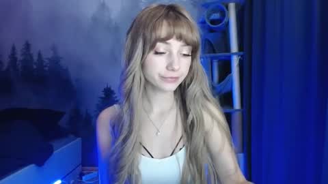 Snapshot of luciacam20 chatting on 12.17.24 Lucy online show from 12.17.24