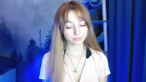 Snapshot of luciacam20 chatting on 01.07.25 Lucy online show from 01.07.25