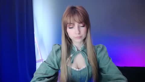 Snapshot of luciacam20 chatting on 03.10.25 Lucy online show from 03.10.25