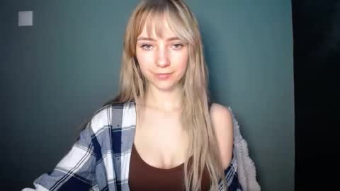 Snapshot of luciacam20 chatting on 02.02.26 Lucy online show from 02.02.26