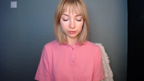 Snapshot of luciacam20 chatting on 02.13.26 Lucy online show from 02.13.26