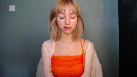 Snapshot of luciacam20 chatting on 03.05.26 Lucy online show from 03.05.26