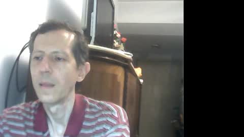 Snapshot of lucianoaxel chatting on 02.21.25 Luciano online show from 02.21.25