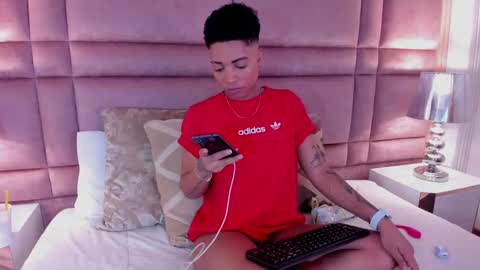  lucia wallace  online show from 02.21.25