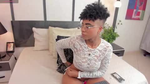 Snapshot of luciawallace chatting on 12.04.25 lucia wallace online show from 12.04.25