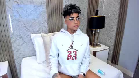 Snapshot of luciawallace chatting on 03.03.26 lucia wallace online show from 03.03.26