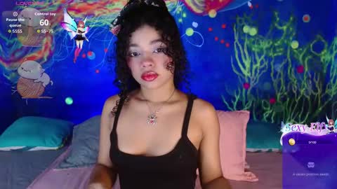 Snapshot of lucie_petite chatting on 03.21.26 Lucie - online show from 03.21.26