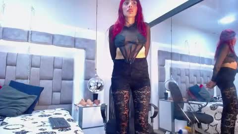 Snapshot of lucie_red chatting on 06.07.26 Lucie Red online show from 06.07.26
