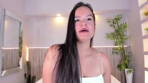 Snapshot of luciemillerr chatting on 02.07.26 lucie online show from 02.07.26