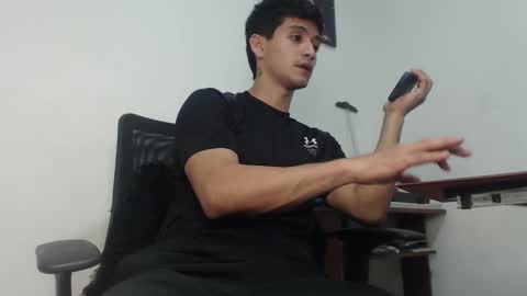 Snapshot of lucifferr_ chatting on 02.20.25 leonel online show from 02.20.25