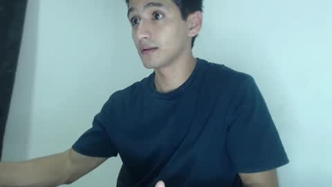 Snapshot of lucifferr_ chatting on 02.23.25 leonel online show from 02.23.25