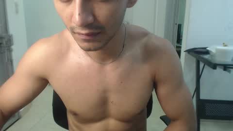 Snapshot of lucifferr_ chatting on 03.12.25 leonel online show from 03.12.25