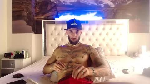 Snapshot of luciifer_hills chatting on 12.27.24 luciifer_hills online show from 12.27.24