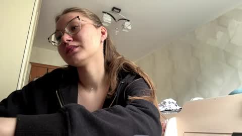 Snapshot of lucindascercy chatting on 06.22.26 Maya online show from 06.22.26