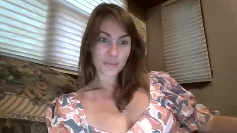 Snapshot of luciousapril chatting on 09.09.25 April online show from 09.09.25