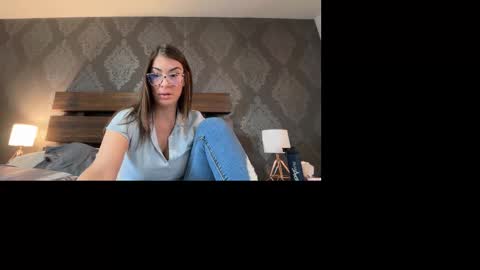 Snapshot of luciousapril chatting on 11.05.25 April online show from 11.05.25