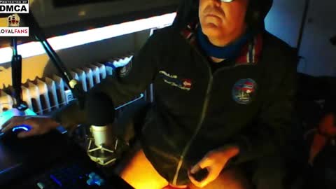        call me  Stefan online show from 02.08.25