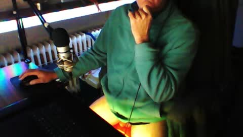 Snapshot of luckyfreak1 chatting on 10.11.25 call me Stefan online show from 10.11.25