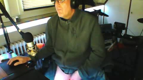 Snapshot of luckyfreak1 chatting on 04.25.26 call me Stefan online show from 04.25.26